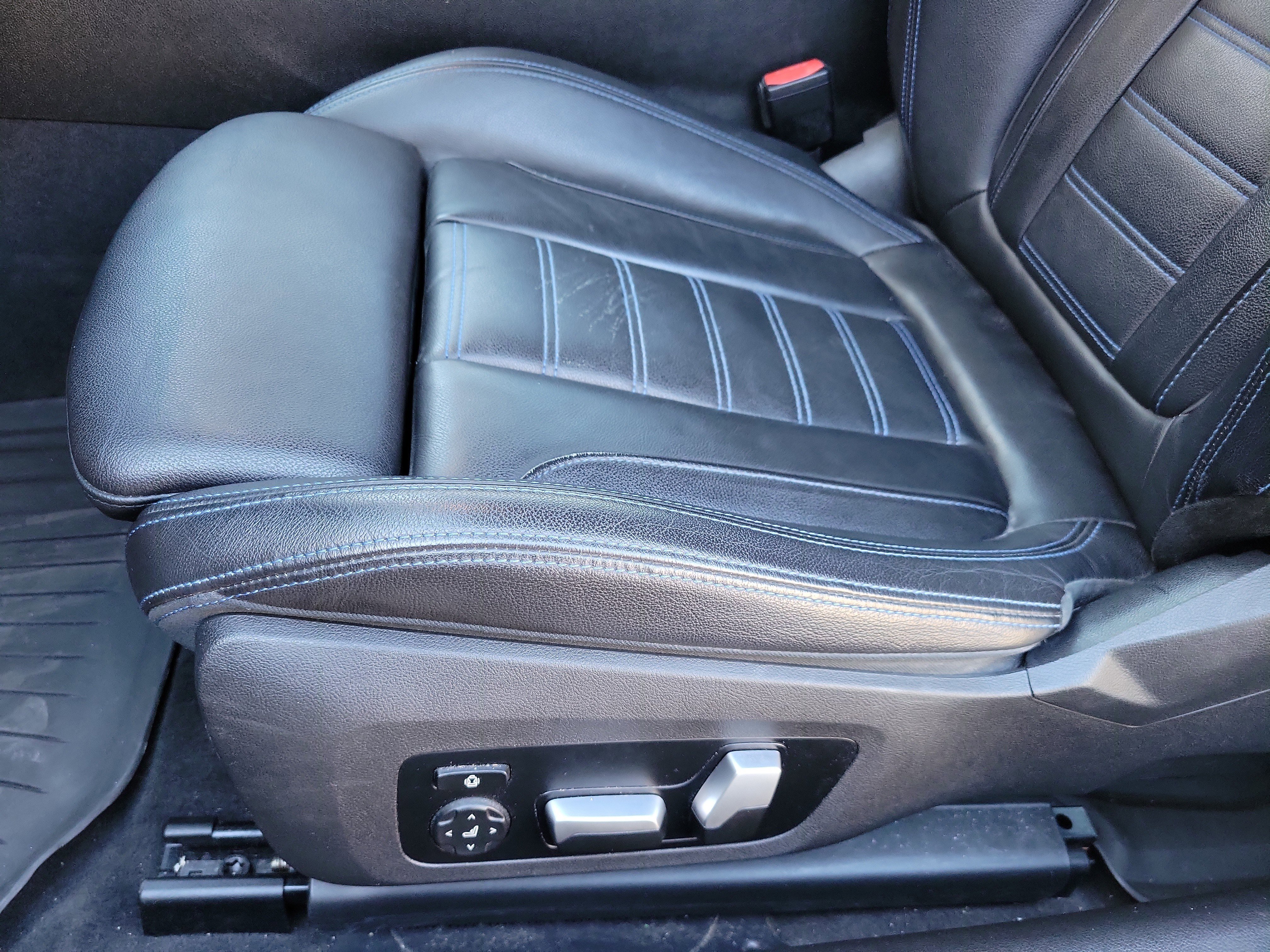 Used 2022 BMW 440i xDrive Convertible w/ Premium Package image 10