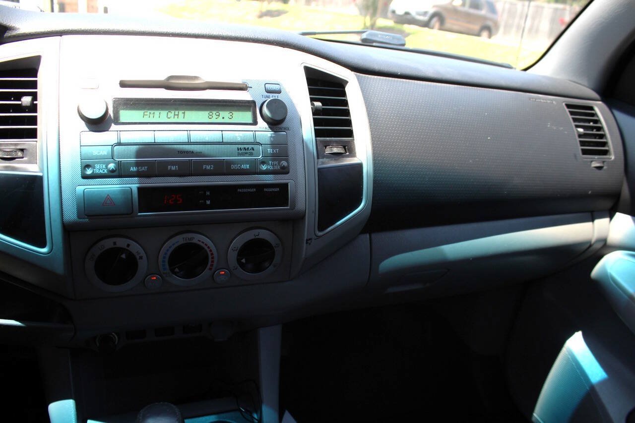 Used 2011 Toyota Tacoma PreRunner w/ TRD Sport Pkg RWD image 8