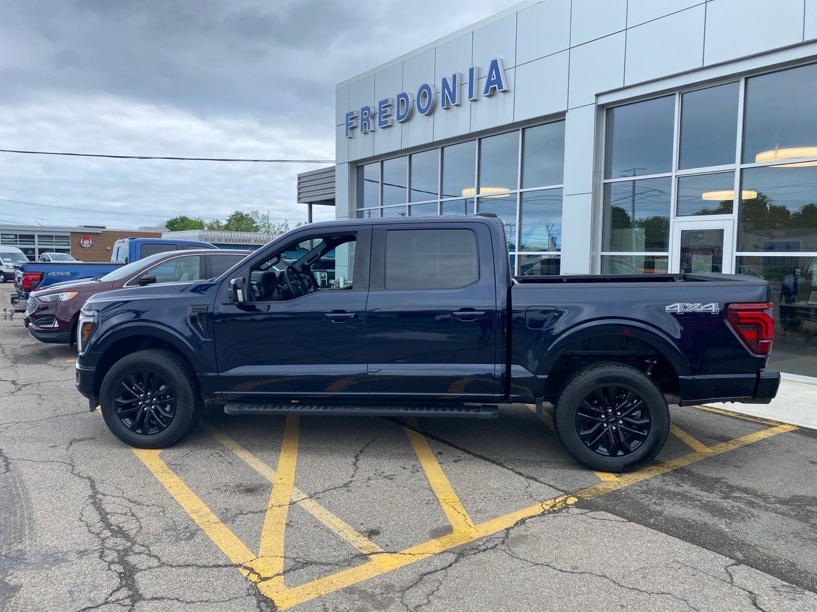 Used 2025 Ford F150 Lariat AWD/4WD image 2