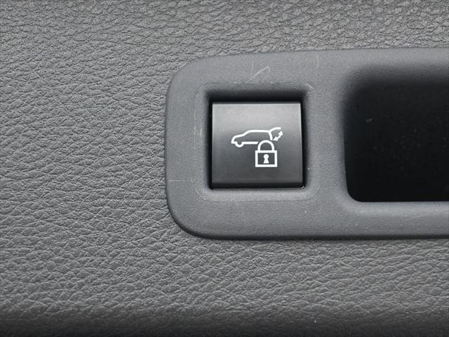 Certified 2025 Toyota Sienna XSE w/ XSE Plus Package AWD/4WD image 35