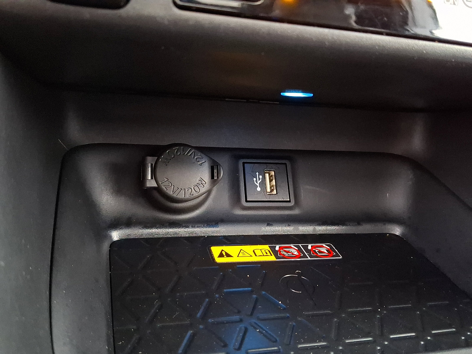 Used 2023 Toyota RAV4 XSE w/ Premium Package image 23