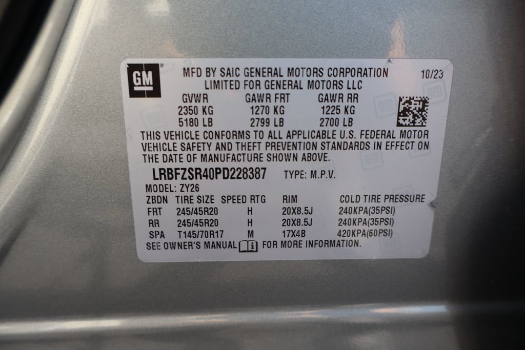 Used 2023 Buick Envision Avenir AWD/4WD image 35