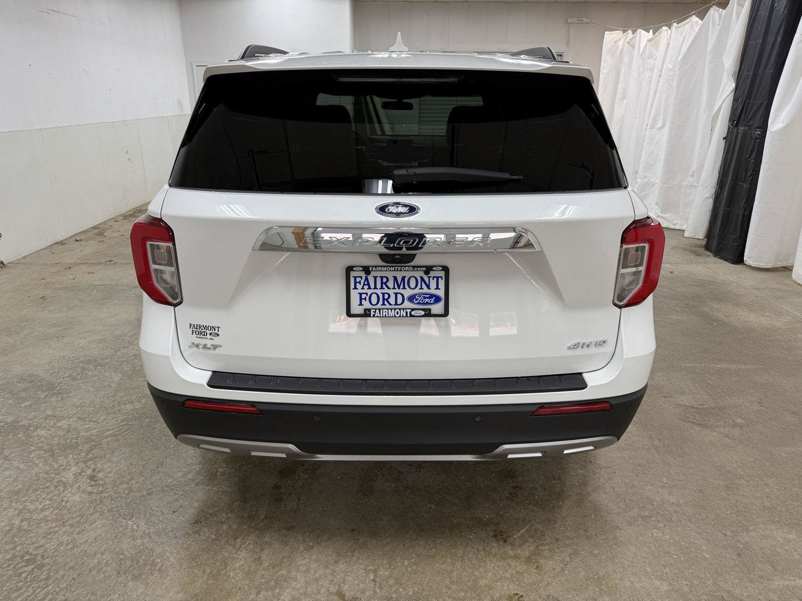 Used 2024 Ford Explorer XLT w/ Equipment Group 202A AWD/4WD image 6