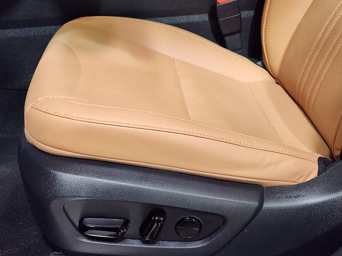 Used 2025 Lexus NX 250 FWD w/ Accessory Package (2T) image 41