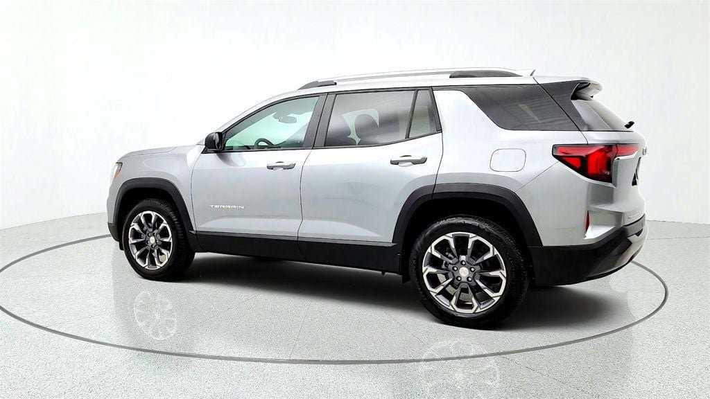 Used 2026 GMC Terrain Elevation w/ Elevation Premium Package FWD image 7