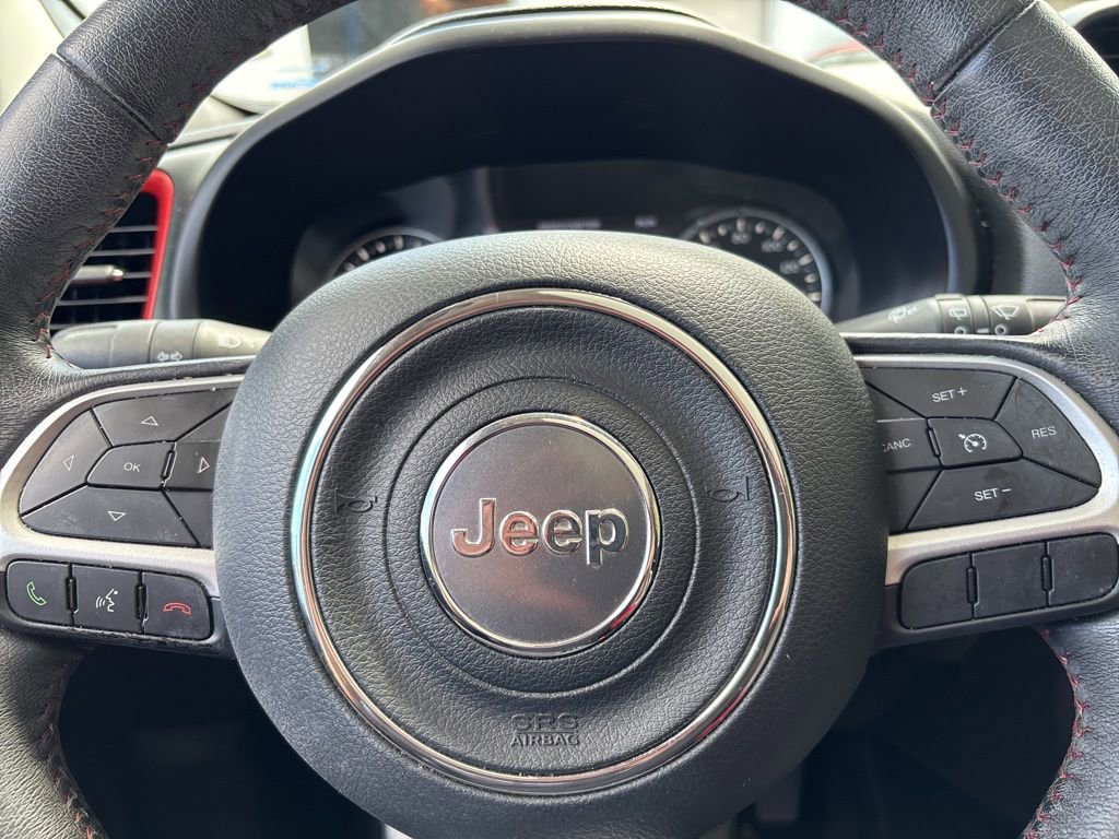 Used 2023 Jeep Renegade Trailhawk w/ Sun/Sound Group AWD/4WD image 12