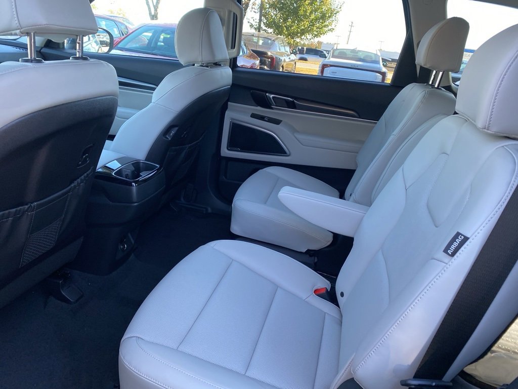 New 2025 Kia Telluride S image 28