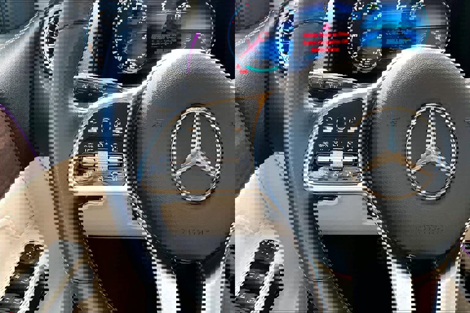 Certified 2023 Mercedes-Benz EQB 300 4MATIC image 24