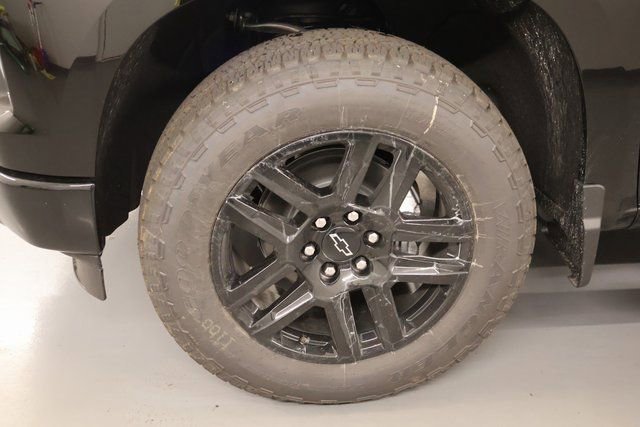 New 2026 Chevrolet Silverado 1500 Custom w/ Turbomax Blackout Package image 7