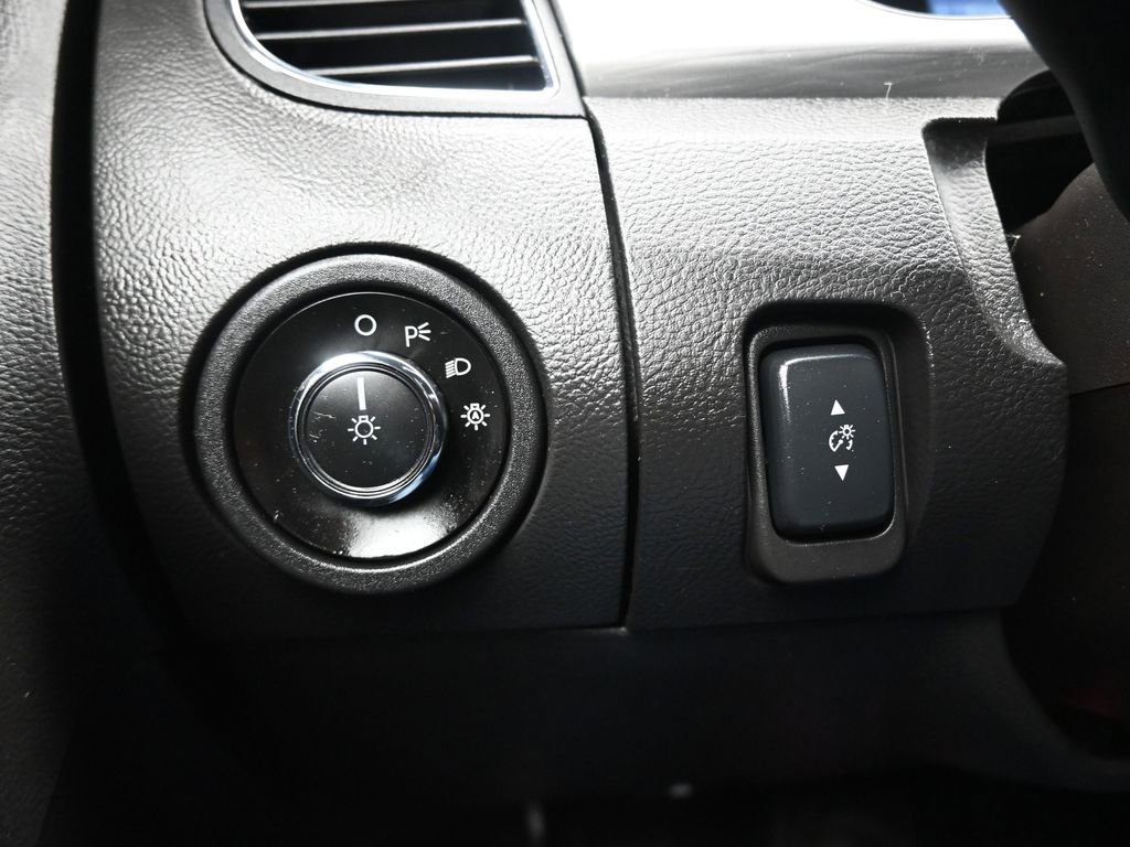 Used 2018 Ford Taurus SEL image 23