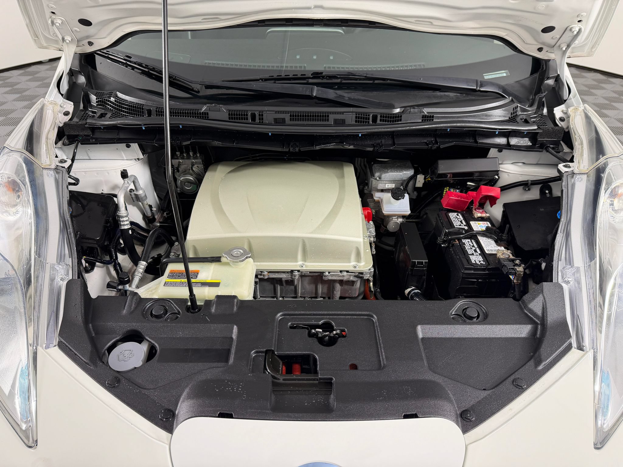 Used 2017 Nissan Leaf S FWD image 17