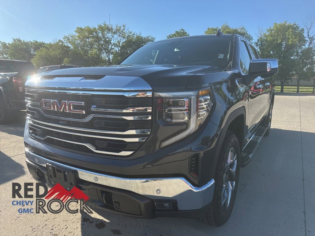 New 2026 GMC Sierra 1500 SLT w/ SLT Premium Package