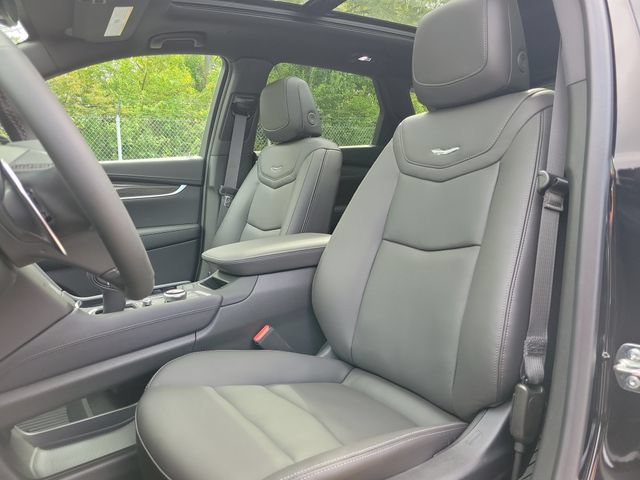 New 2026 Cadillac XT5 Sportv w/ LPO, Floor Liner Package AWD/4WD image 24