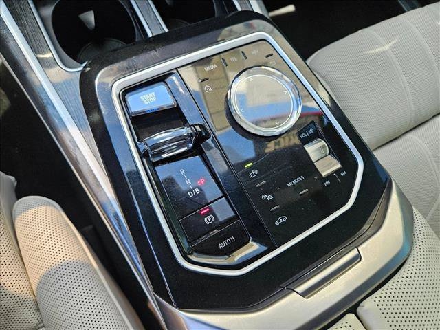 Certified 2024 BMW i7 eDrive50 w/ M Sport Package RWD image 14