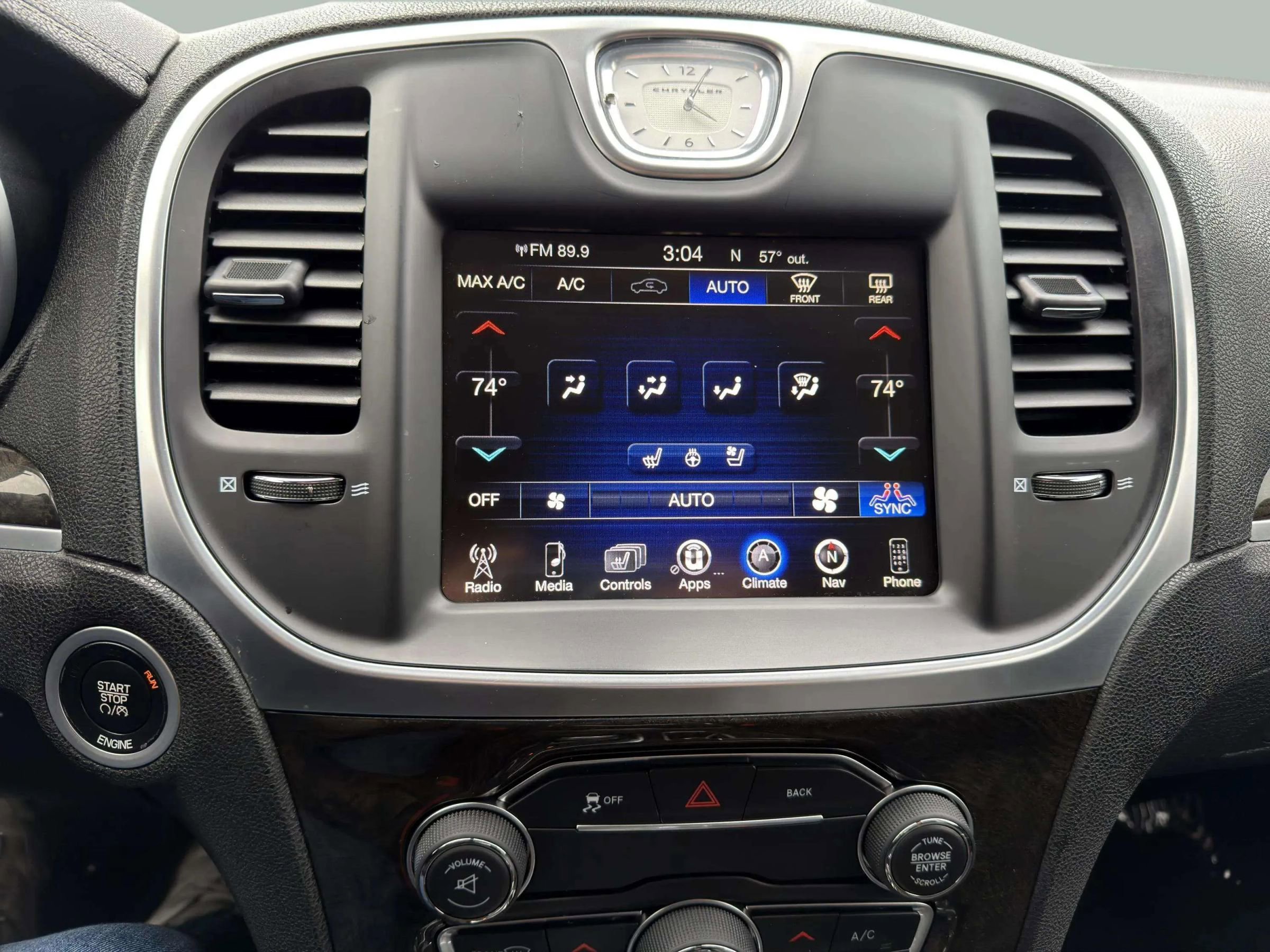 Used 2016 Chrysler 300 C image 22