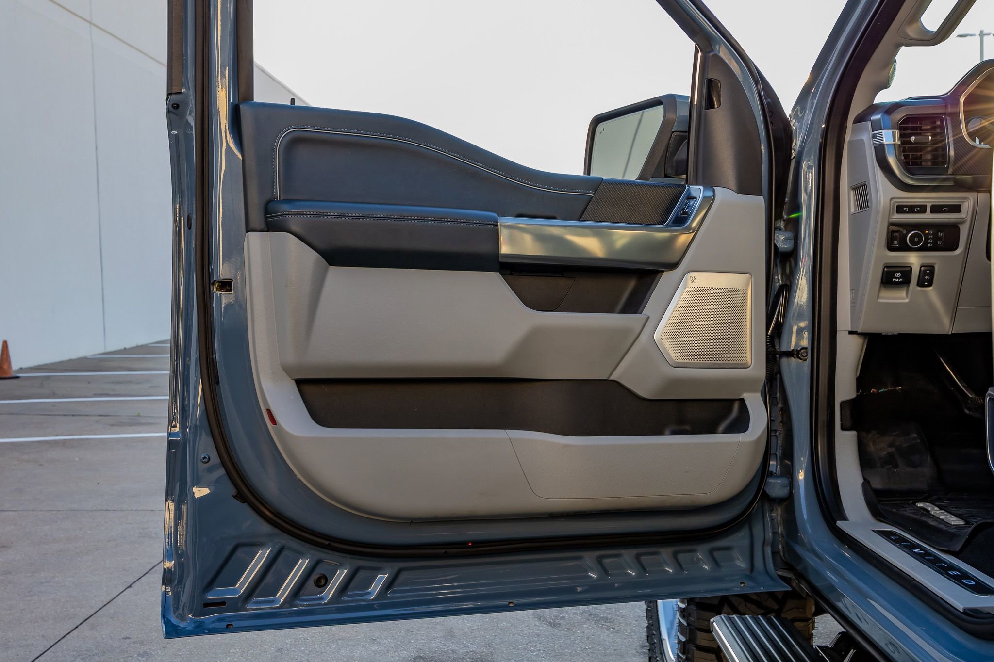 Used 2023 Ford F150 Limited AWD/4WD image 37