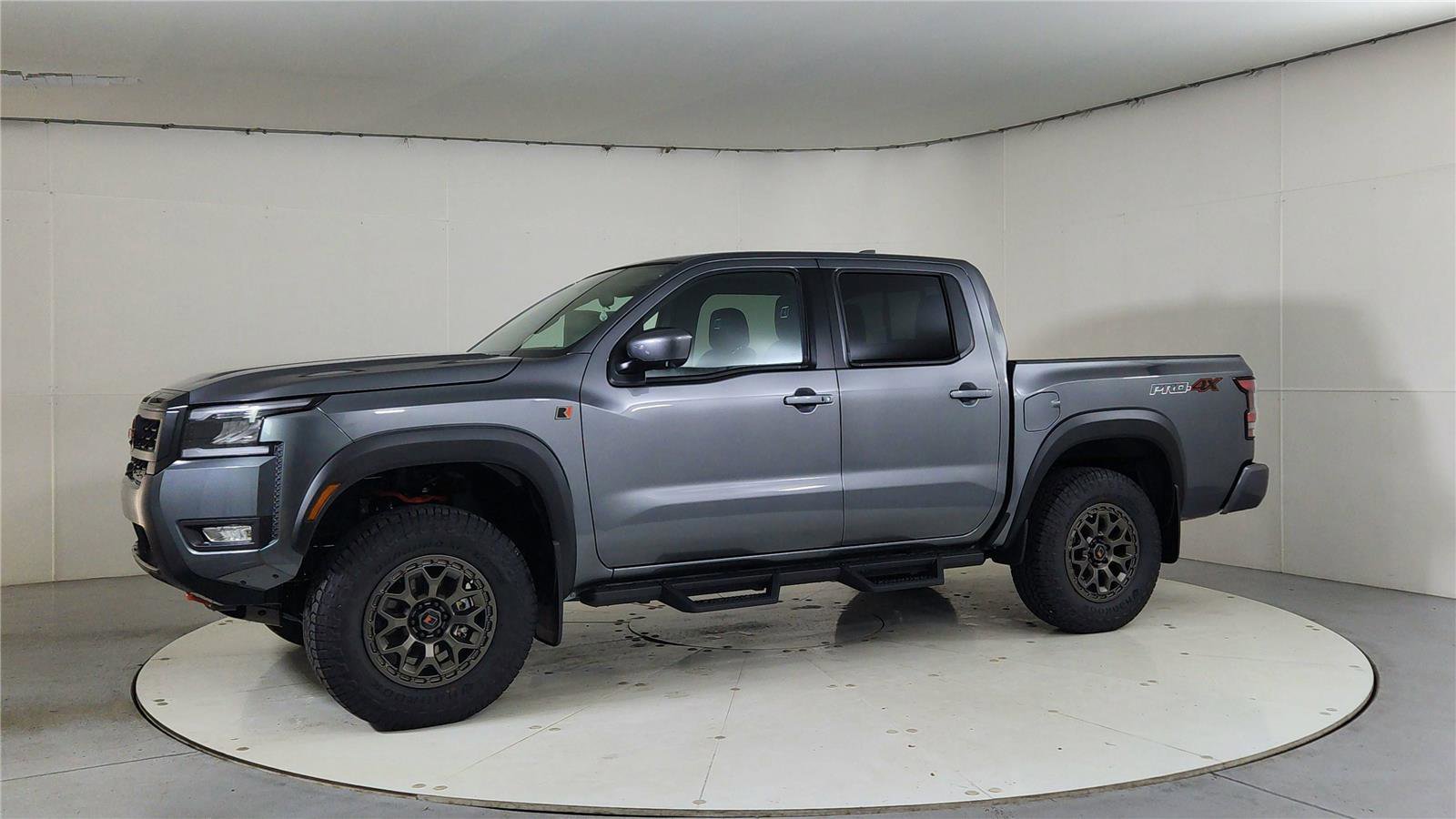 New 2026 Nissan Frontier PRO-4X w/ Pro-4x Convenience Package image 3