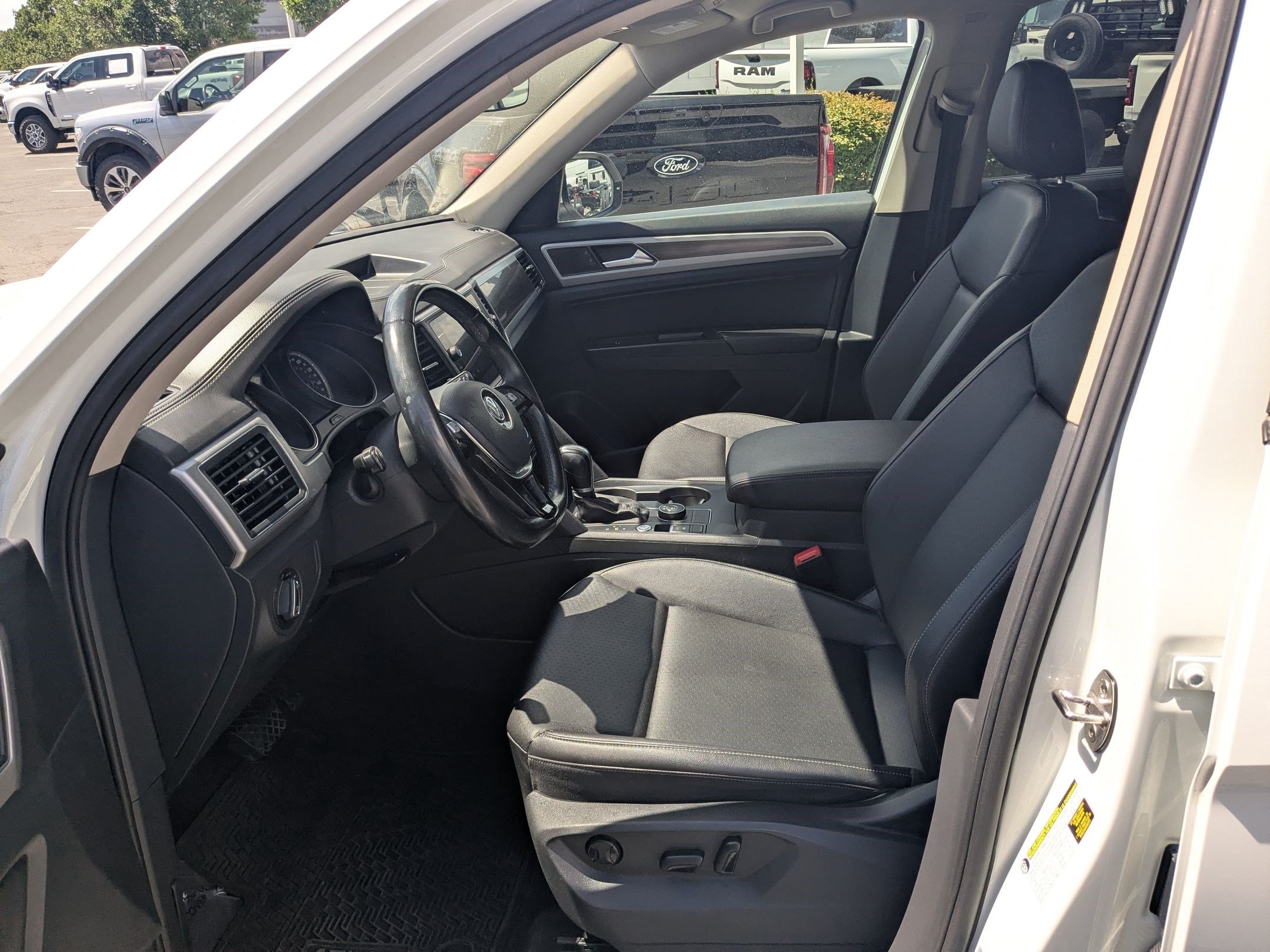 Used 2019 Volkswagen Atlas SE w/ Towing Package AWD/4WD image 18