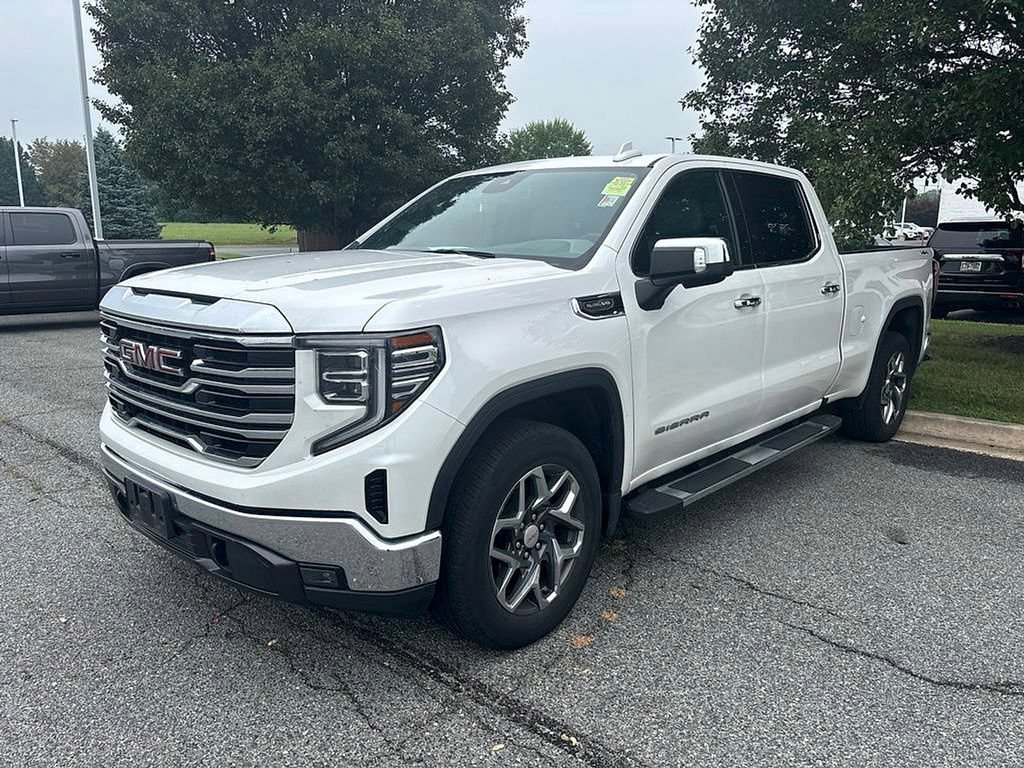 Used 2022 GMC Sierra 1500 SLT w/ SLT Convenience Package AWD/4WD image 3