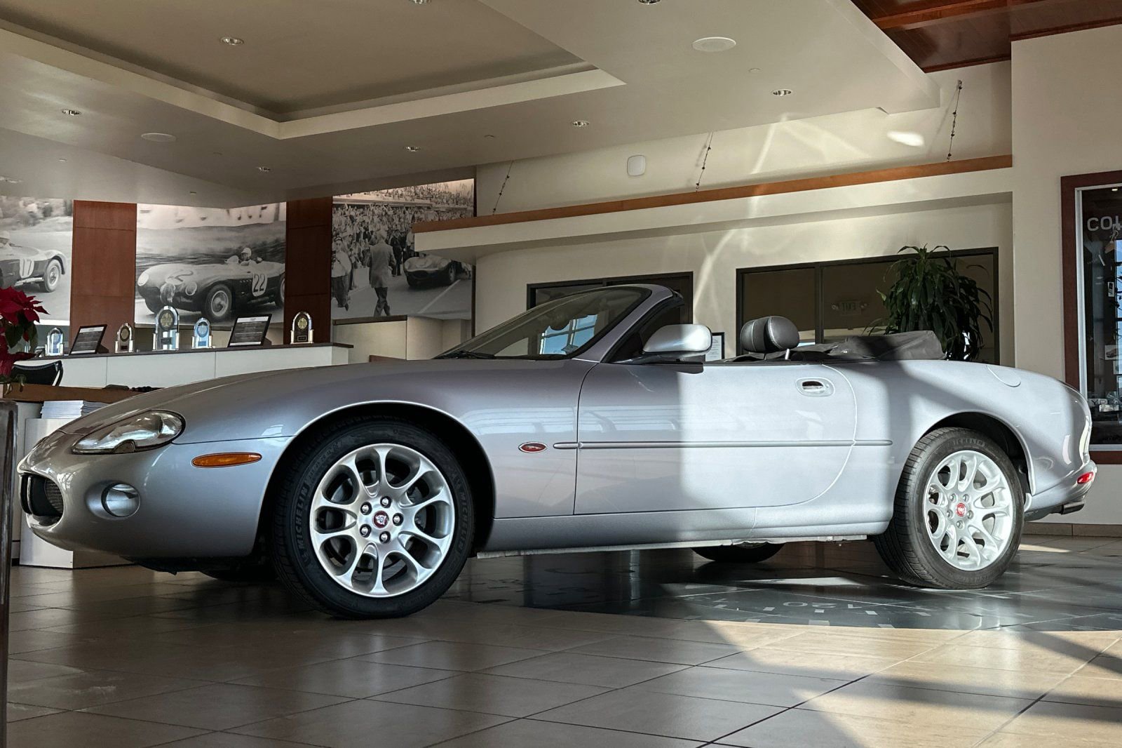 Used 2002 Jaguar XK8 Convertible RWD image 29