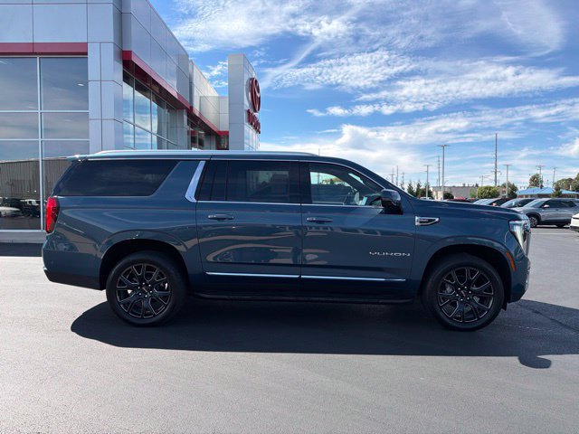 Used 2025 GMC Yukon XL Elevation AWD/4WD image 8