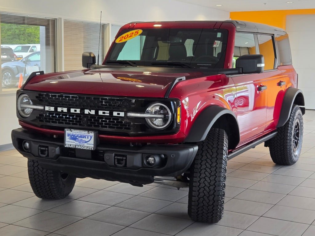 Used 2025 Ford Bronco Badlands AWD/4WD image 4