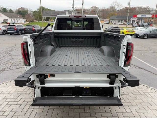 Used 2025 GMC Sierra 2500 AT4X image 13