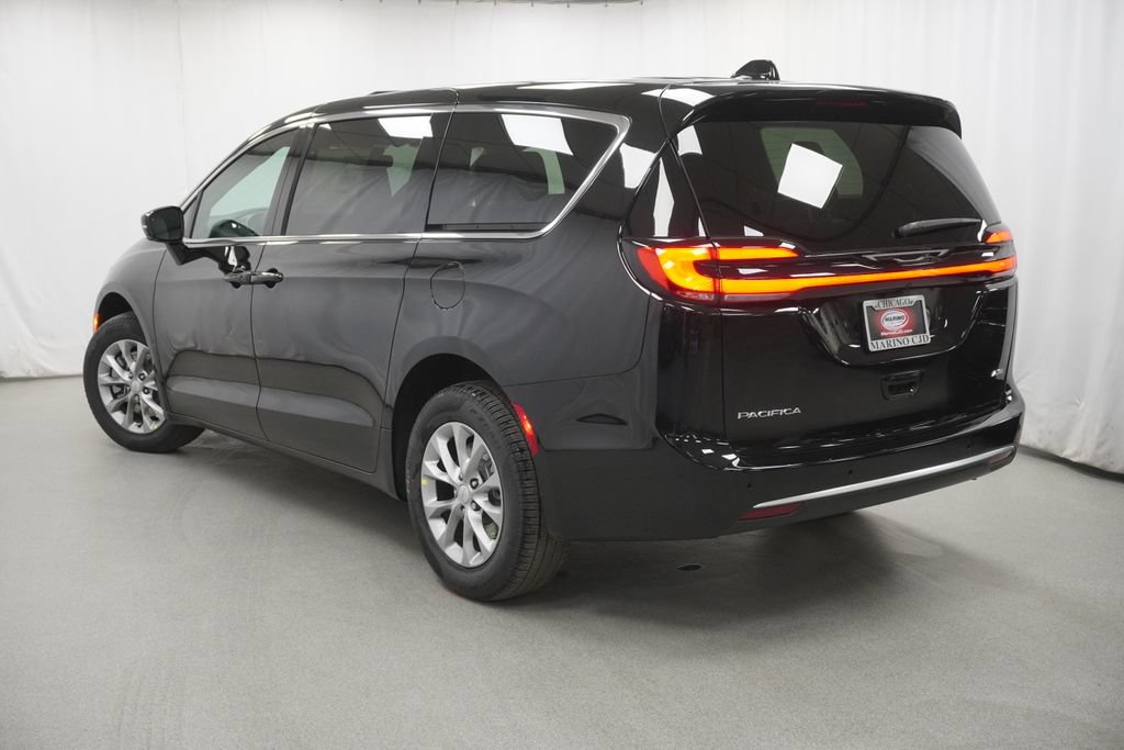New 2027 Chrysler Pacifica Select AWD/4WD image 13