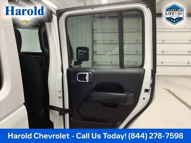 Used 2018 Jeep Wrangler Unlimited Sahara w/ Cold Weather Group image 8