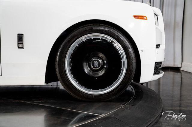 Used 2024 Rolls-Royce Phantom Sedan RWD image 22