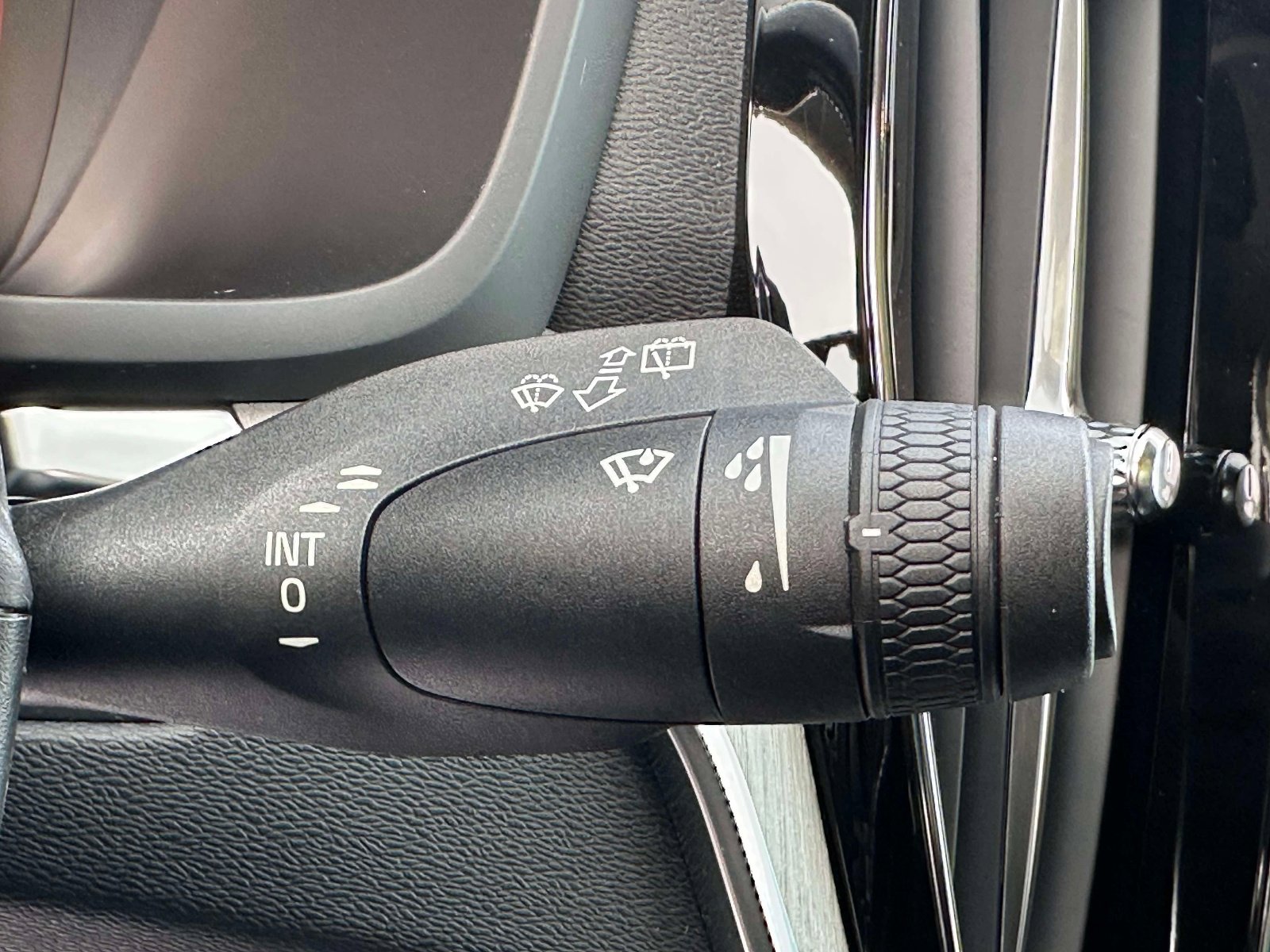 Used 2021 Volvo V60 T5 Cross Country w/ Advanced Package image 16