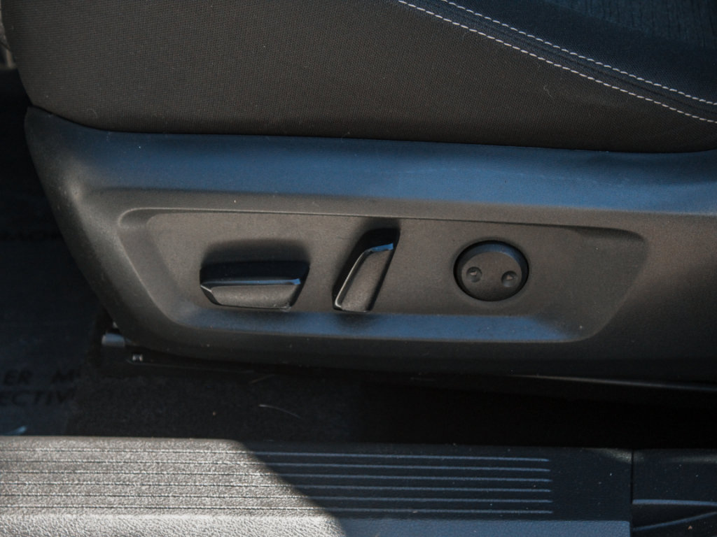 Used 2021 Nissan Rogue SV AWD/4WD image 10