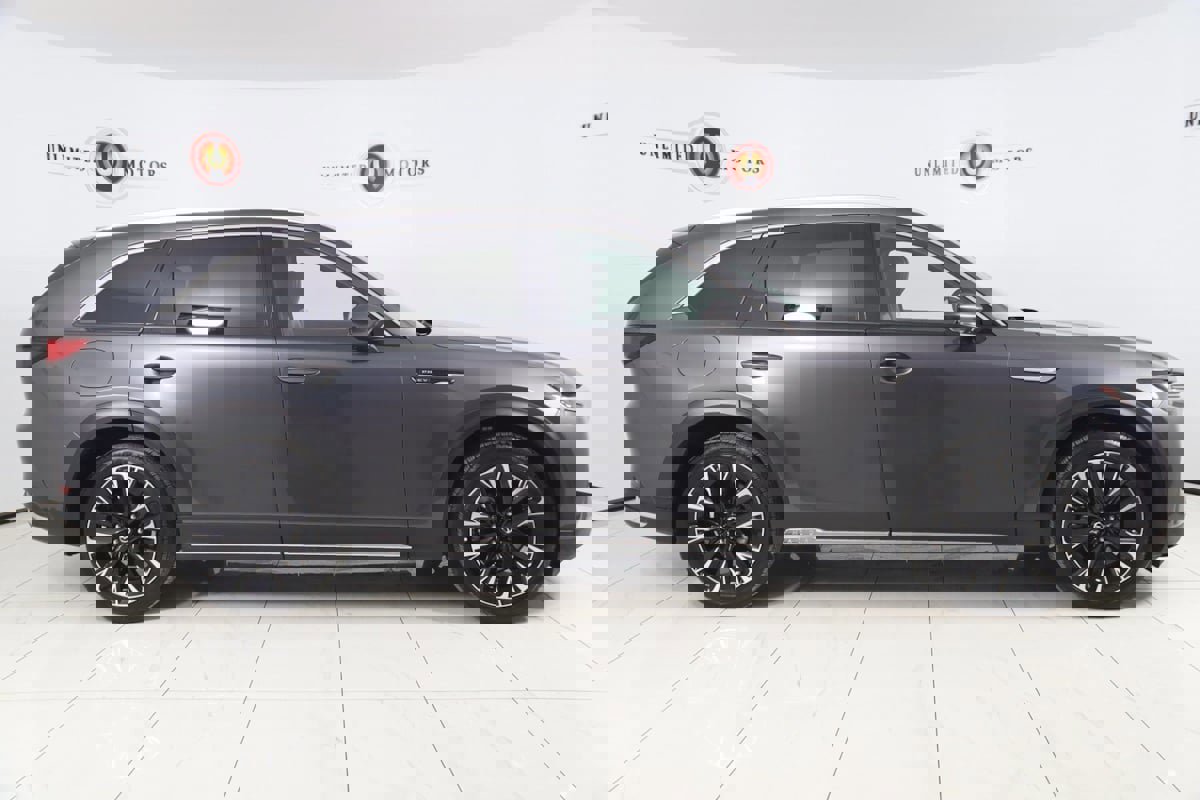 Used 2024 MAZDA CX-90 Plug-In Hybrid w/ Premium Plus image 2