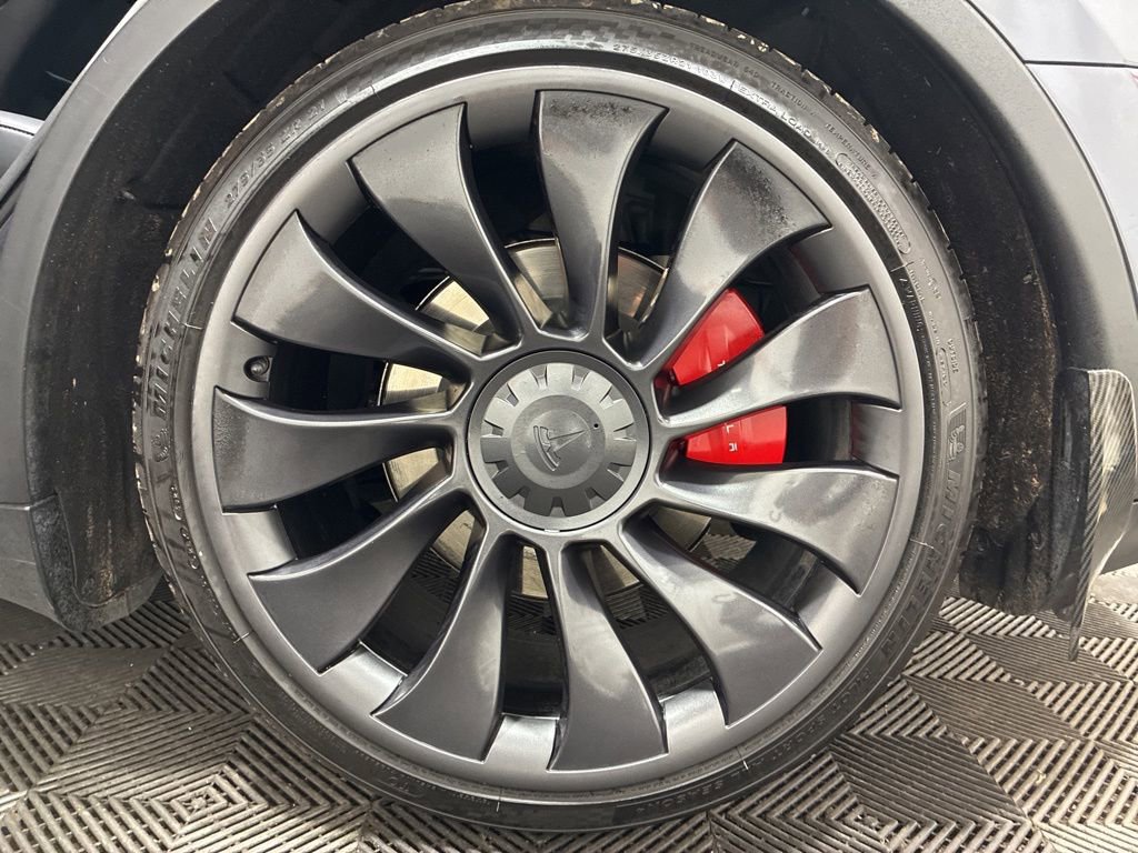 Used 2023 Tesla Model Y Long Range image 33