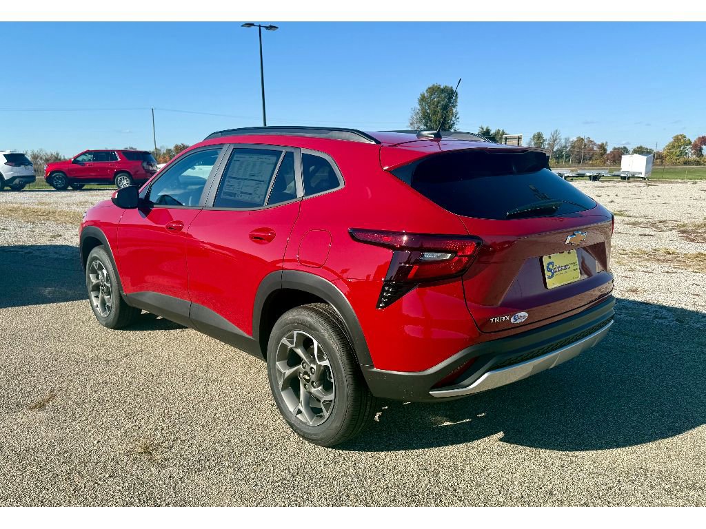 New 2026 Chevrolet Trax LT image 2