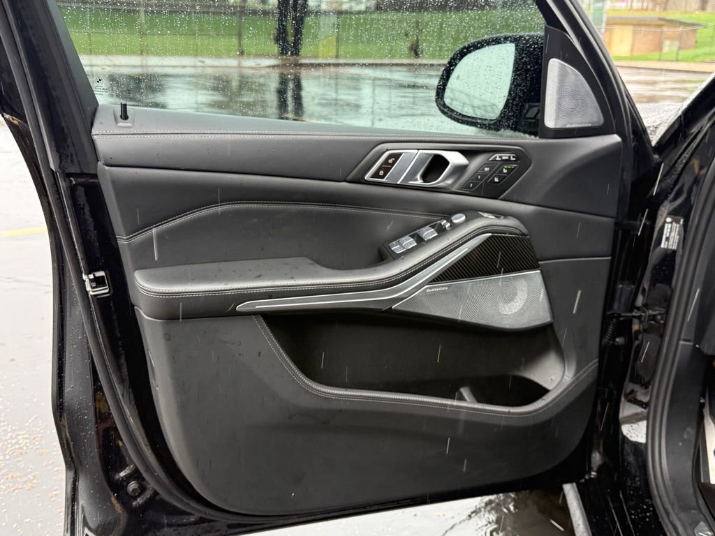 Used 2024 BMW X7 M60i w/ Executive Package image 9