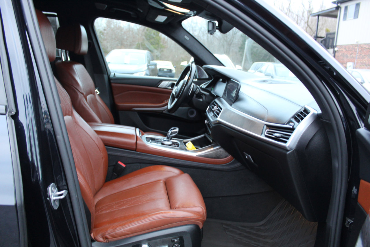 Used 2019 BMW X7 xDrive50i w/ Dynamic Handling Package image 11