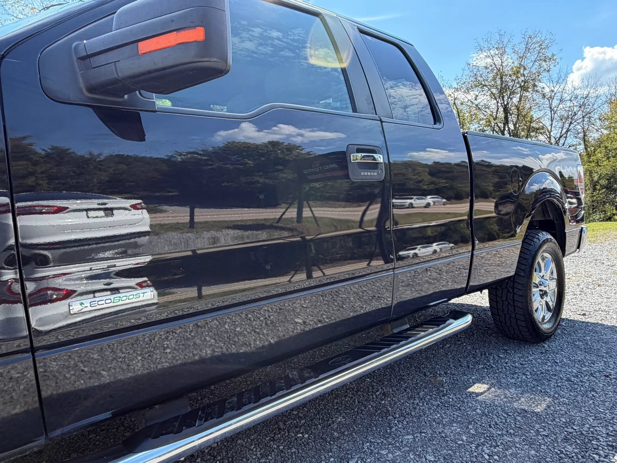 Used 2014 Ford F150 XLT w/ Equipment Group 302A Luxury AWD/4WD image 9