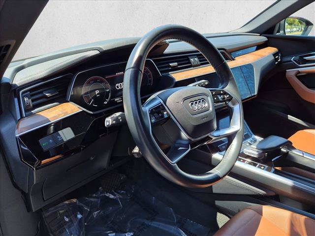 Used 2022 Audi e-tron Premium AWD/4WD image 10