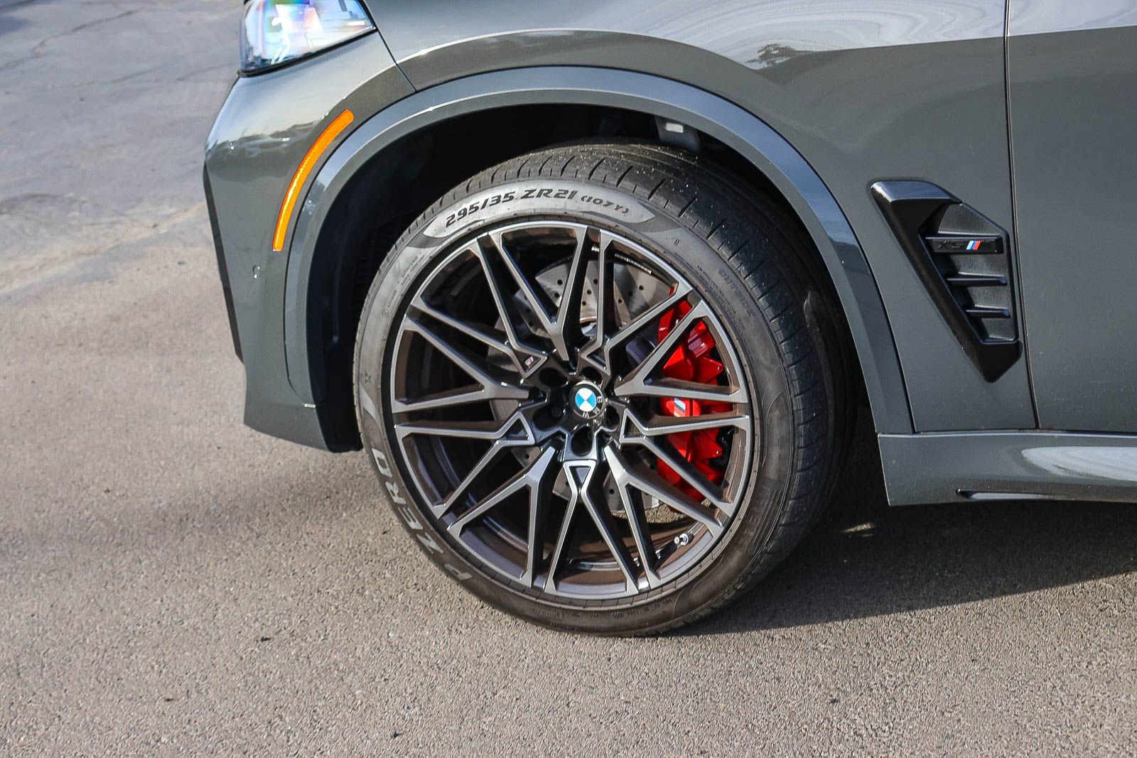 Used 2025 BMW X5 M Competition w/ Executive Package image 9