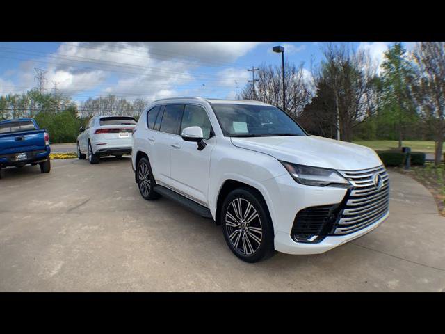 Used 2024 Lexus LX 600 4WD w/ Luxury Package image 2
