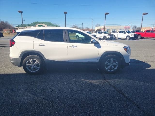 Used 2024 GMC Terrain SLE image 6