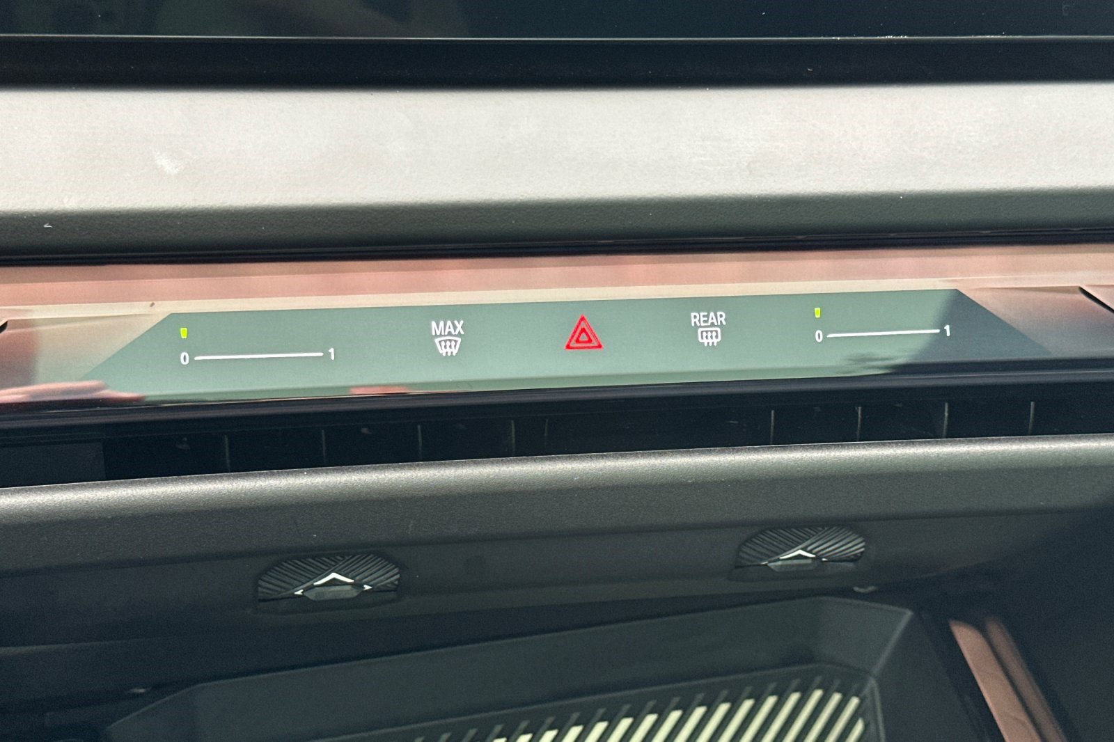 Used 2025 BMW X3 xDrive30i w/ Convenience Package image 26