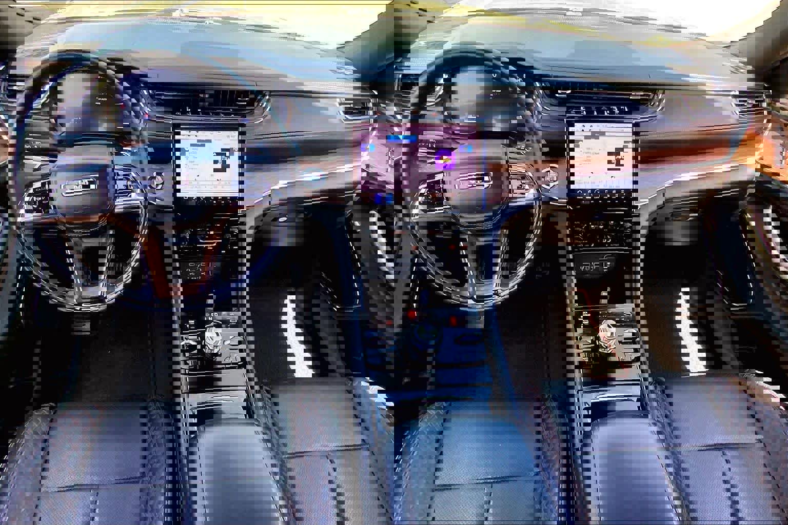 Used 2024 Jeep Grand Cherokee L Summit w/ High Altitude Package image 15