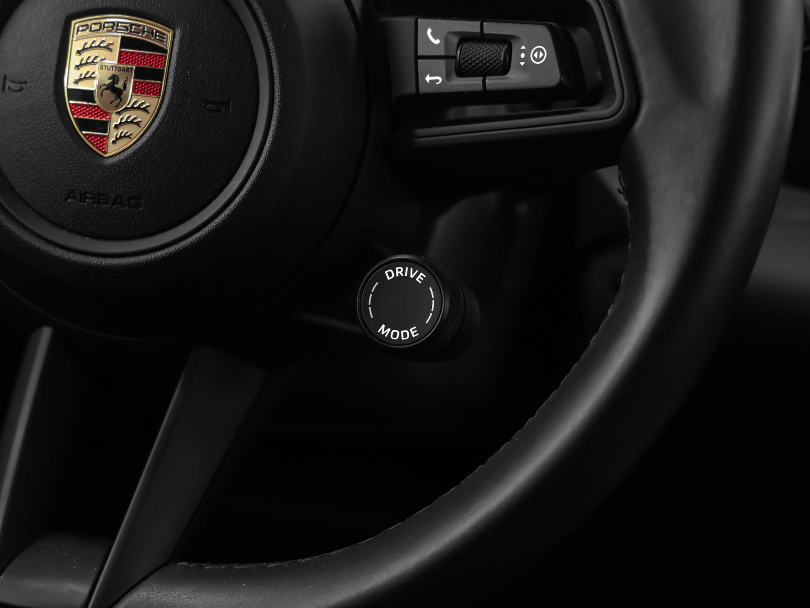 Certified 2025 Porsche Macan Electric RWD image 29