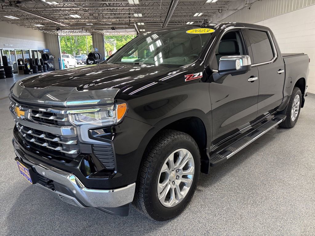 Used 2023 Chevrolet Silverado 1500 LTZ w/ LTZ Premium Package AWD/4WD image 3