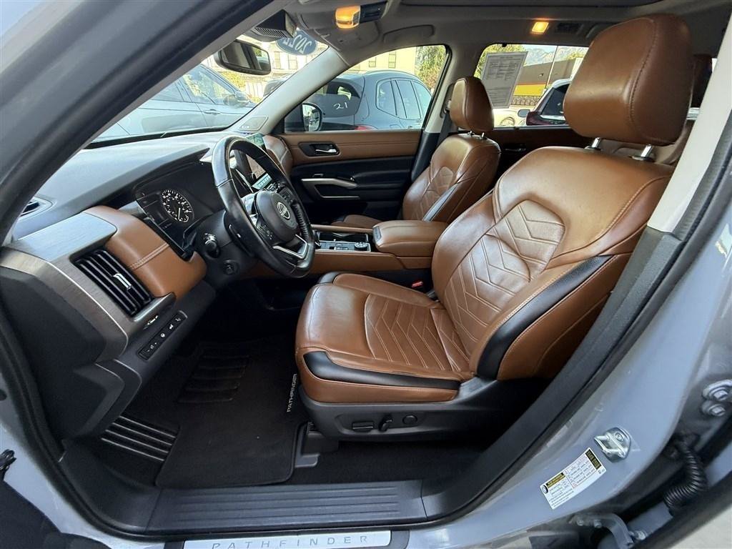 Used 2022 Nissan Pathfinder Platinum w/ Cargo Package AWD/4WD image 19