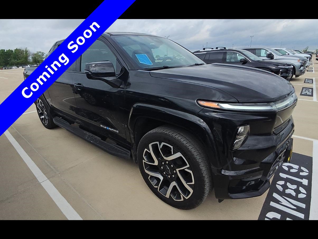 Used 2024 Chevrolet Silverado EV RST AWD/4WD image 3