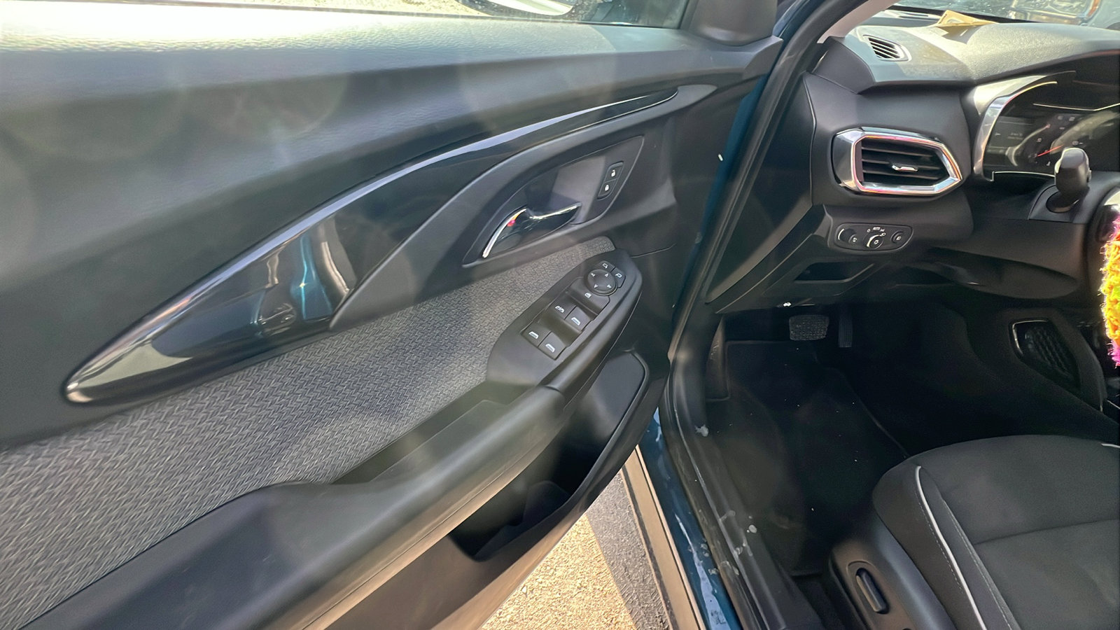 Used 2021 Chevrolet TrailBlazer LT w/ Convenience Package image 15