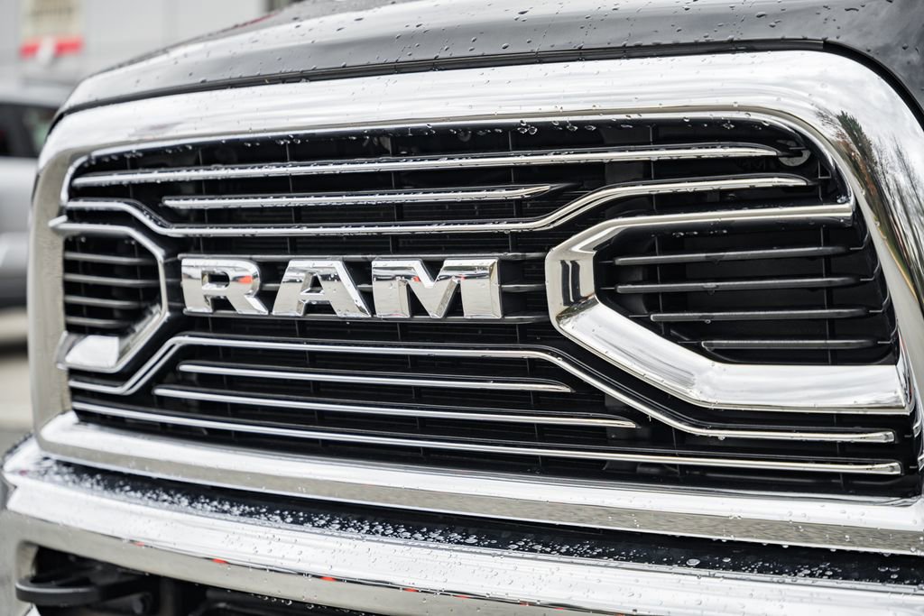 Used 2018 RAM 3500 Laramie Longhorn image 15